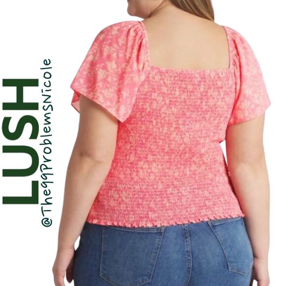 Lush Smocked Blouse with Dainty Floral Pattern - Picture 4 of 9